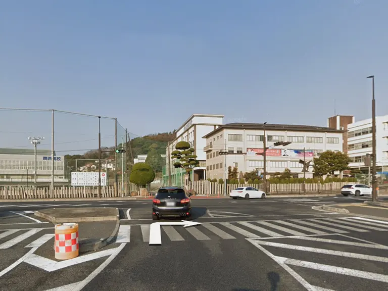 西崎本町（交差点） を右折してそのまま 国道180号 を進みます。