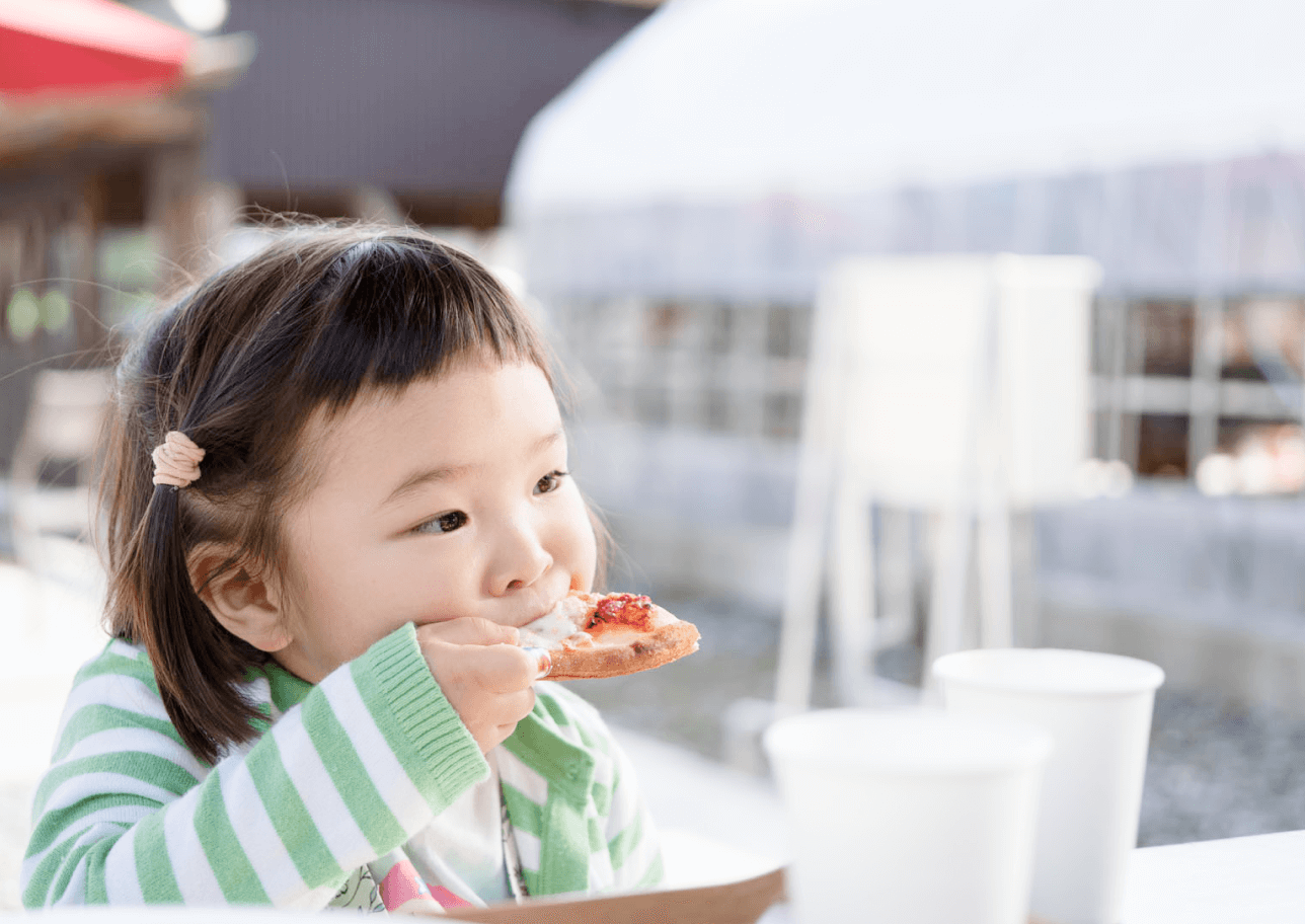 噛む回数を増やす食事の工夫のイラスト